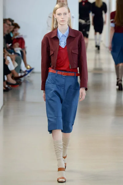 Look 11